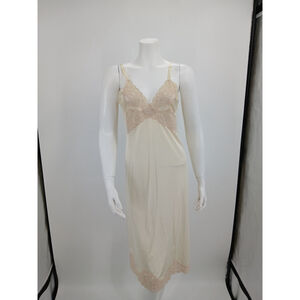Vintage Vanity Fair Ivory Lace Full Slip Nylon Made in USA Size 34 Negligee